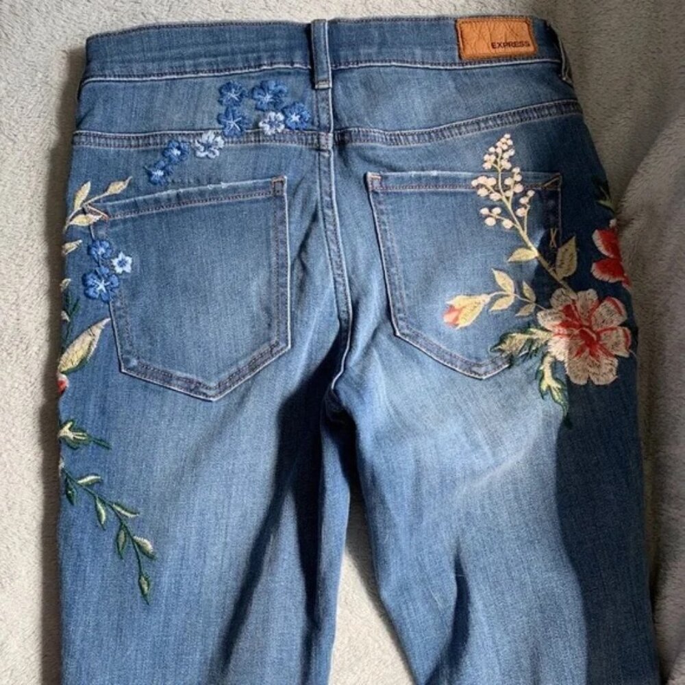Express Flower Jeans! - Picture 8 of 9